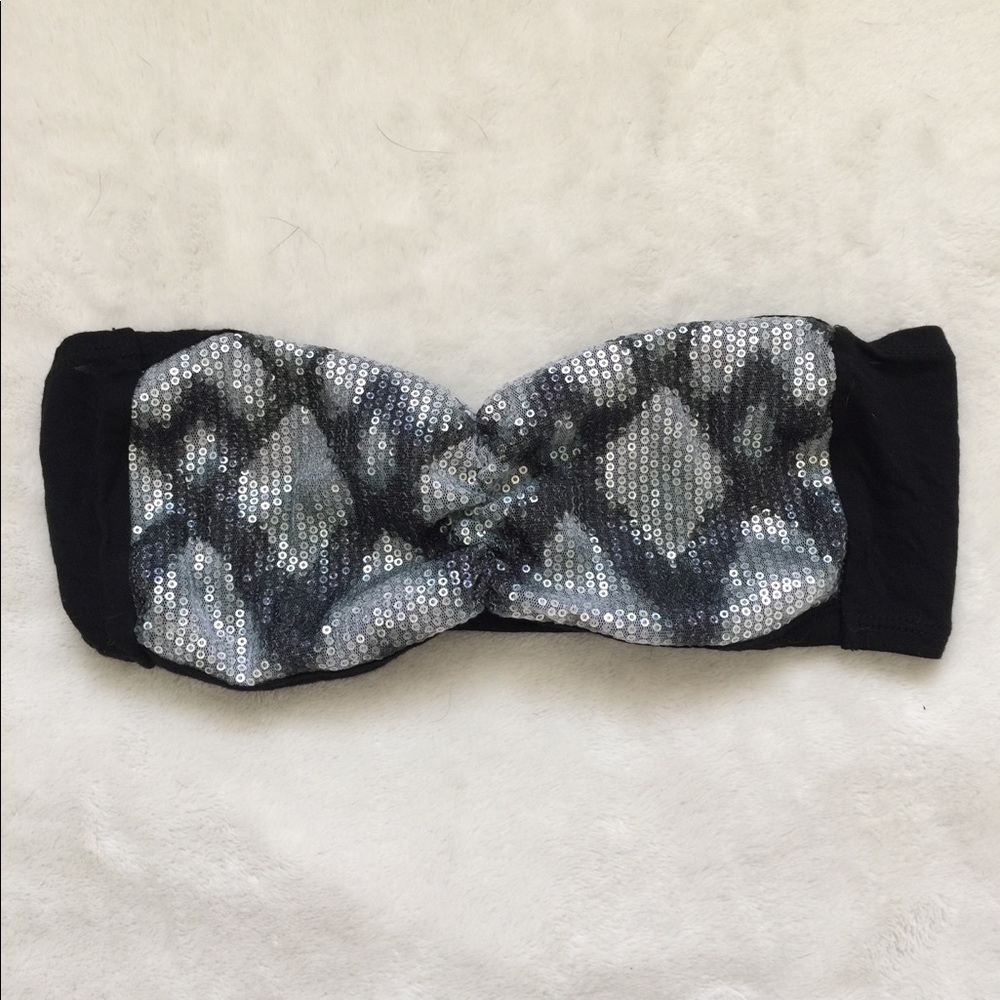 💥$5💥 Wet Seal Black & Silver Sequin Bandeau